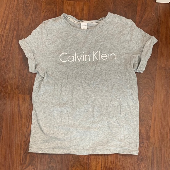 Calvin Klein T-Shirt - Picture 1 of 3